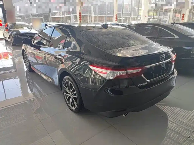 Toyota Camry — Фото автомобиля 4