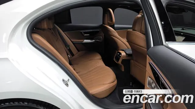 Mercedes-Benz E-Class — Фото автомобиля 17