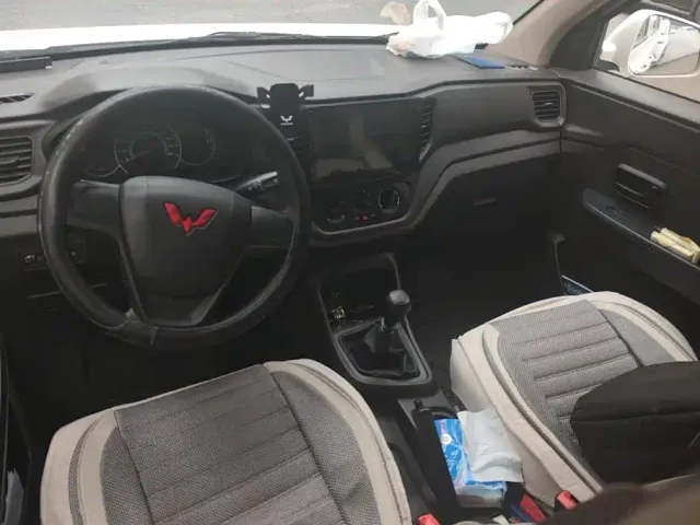 Wuling Hongguang V — Фото автомобиля 12