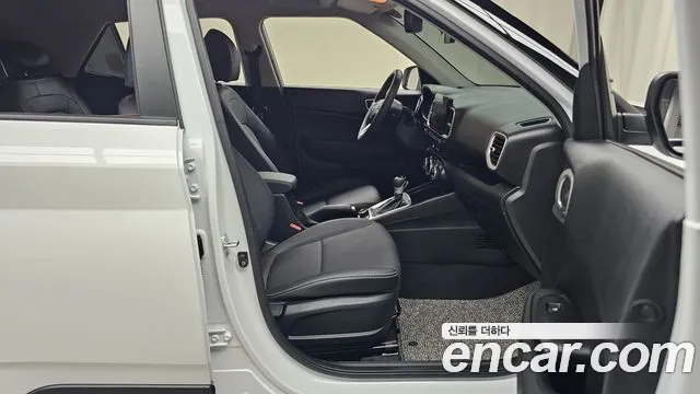 Hyundai Venue — Фото автомобиля 16