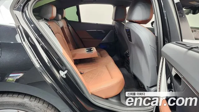 BMW 5 Series G60 — Фото автомобиля 12