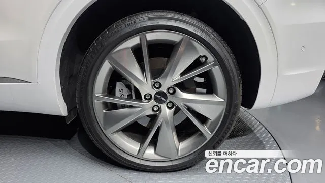 Genesis GV70 — Фото автомобиля 21