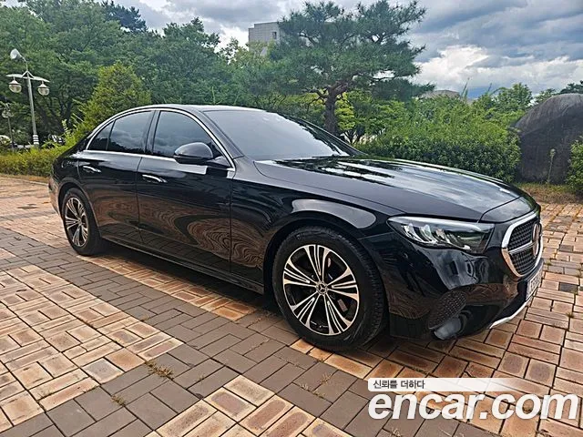 Mercedes-Benz E-Class — Фото автомобиля 2