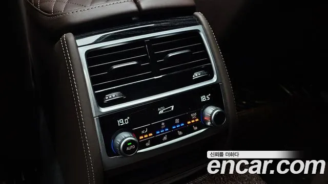 BMW 7 Series — Фото автомобиля 20