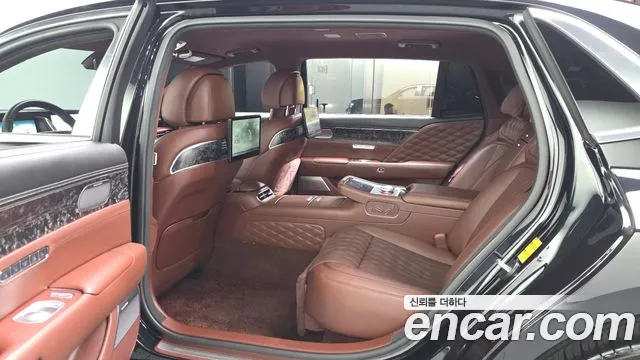Genesis G90 Бензин 3.5 Turbo e-S/C AWD LWB — Фото автомобиля 26