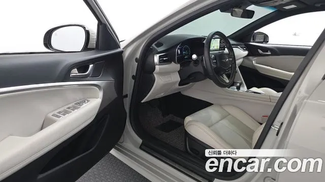 Genesis G70 — Фото автомобиля 9