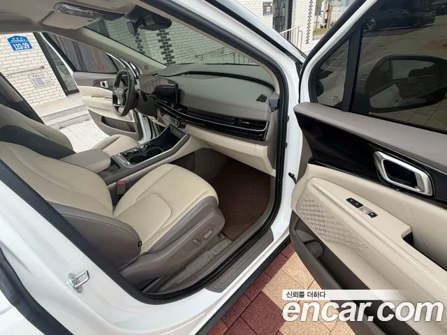 Kia Carnival Generation 4 — Фото автомобиля 15