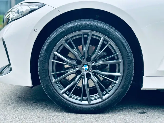 BMW 3 Series — Фото автомобиля 13