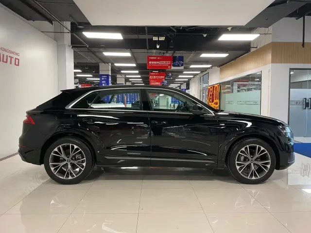 Audi Audi Q8 2023 55 TFSI Luxury Sport — Фото автомобиля 3