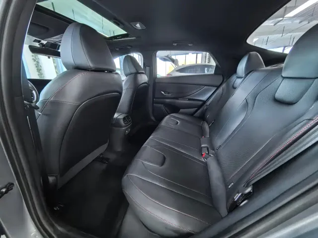 Hyundai Elantra — Фото автомобиля 8