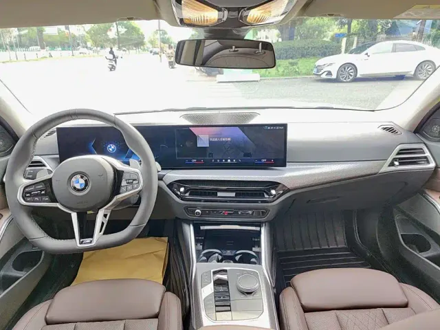 BMW 3 Series — Фото автомобиля 10