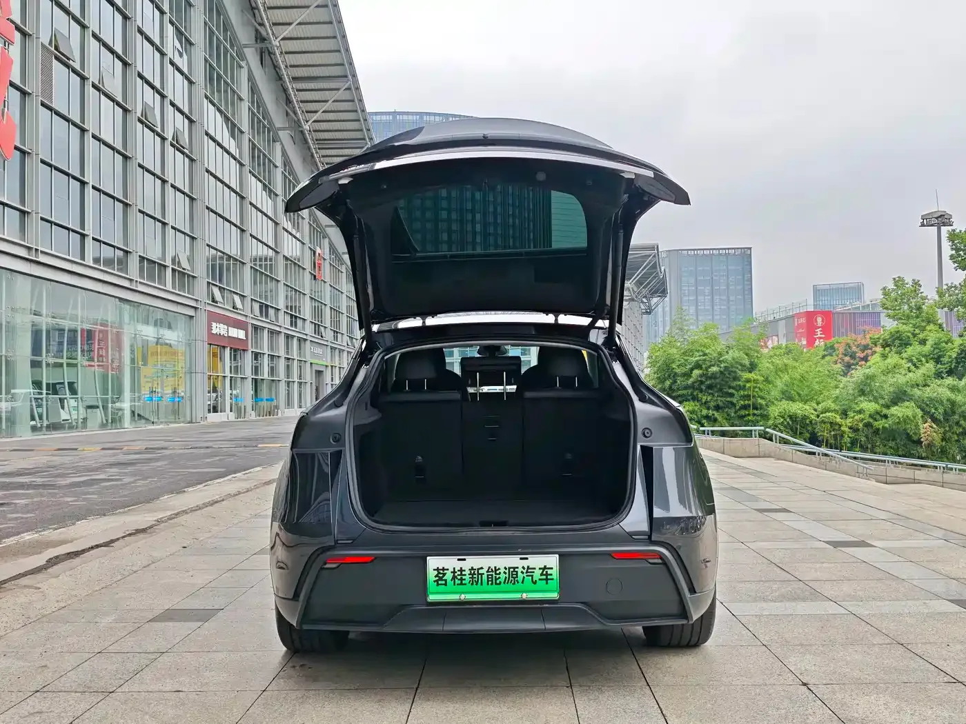 Tesla Model Y 2025 Rear-Wheel Drive — Фото автомобиля 7