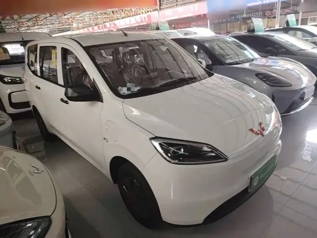 Wuling Hongguang — Фото автомобиля 3
