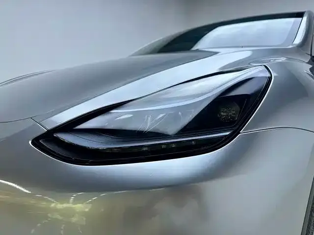 Tesla Model Y — Фото автомобиля 19