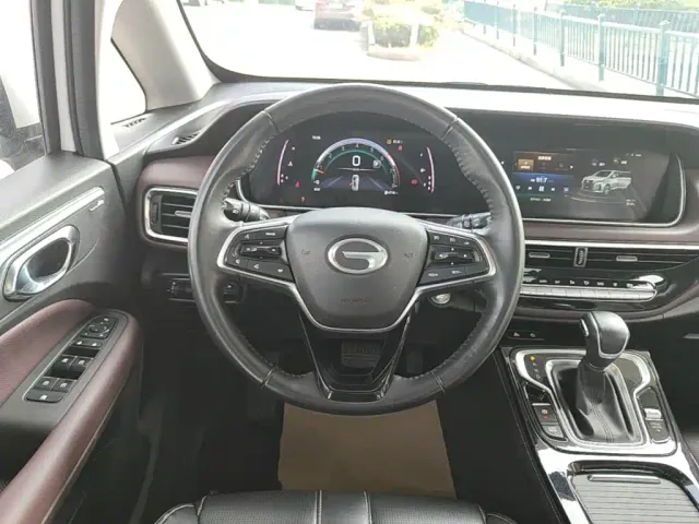 GAC Trumpchi M6 — Фото автомобиля 10