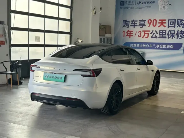 Tesla Model 3 — Фото автомобиля 7