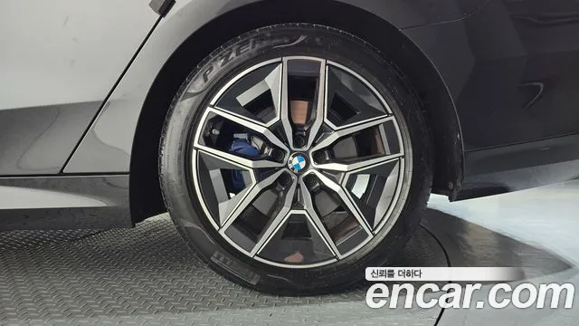 BMW 5-Series — Фото автомобиля 18