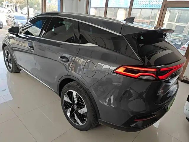 BYD Tang — Фото автомобиля 4