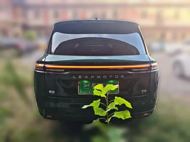Leapmotor C16 — Фото автомобиля 3