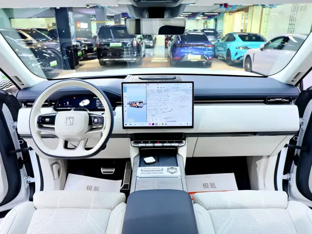 ZEEKR Zeekr 9X 2025 model Ultra Edition 70kWh — Фото автомобиля 17