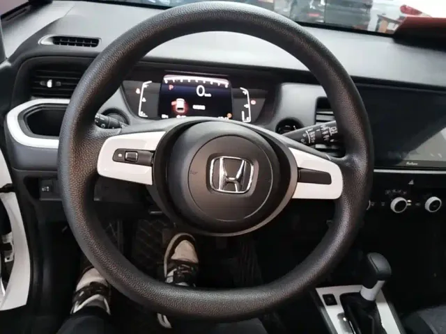 Honda Fit — Фото автомобиля 10