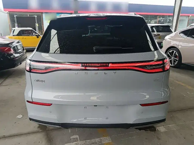 Geely Galaxy E5 — Фото автомобиля 5
