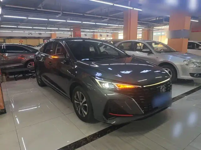 Changan Eado — Фото автомобиля 3