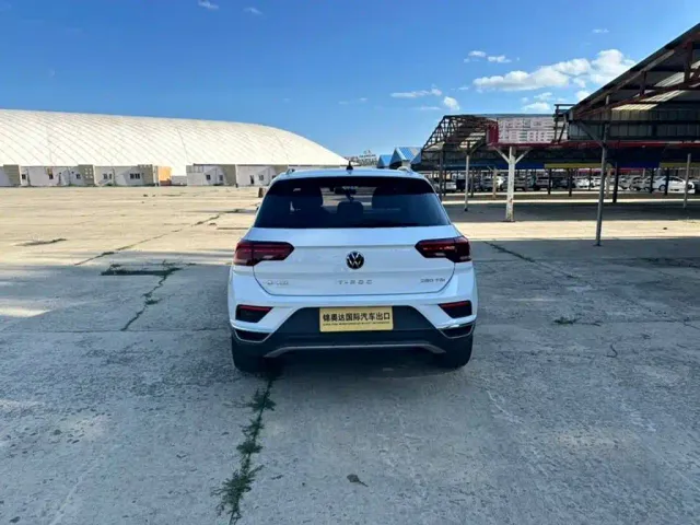 Volkswagen T-Roc — Фото автомобиля 6