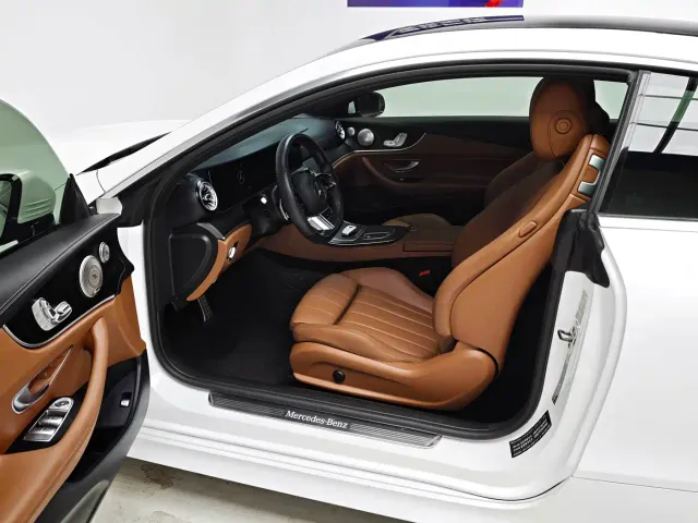Mercedes-Benz E-Class — Фото автомобиля 15