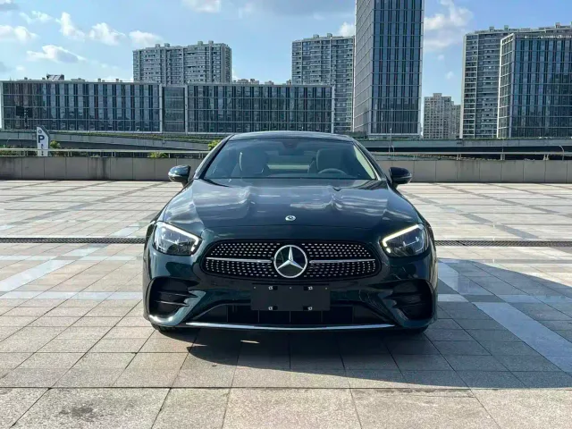 Mercedes-Benz E-Class — Фото автомобиля 2