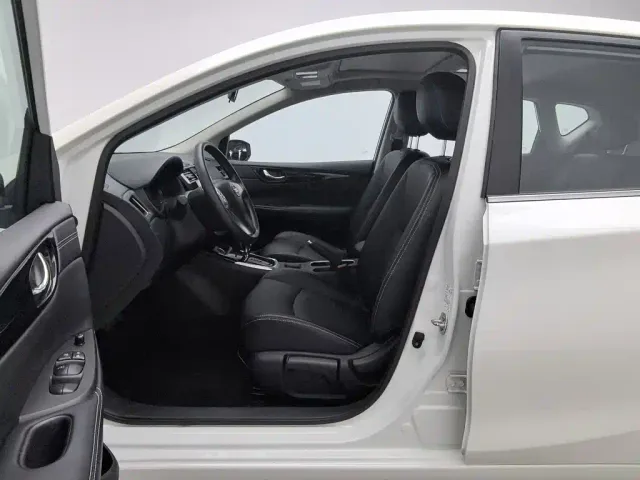 Nissan Tiida — Фото автомобиля 10