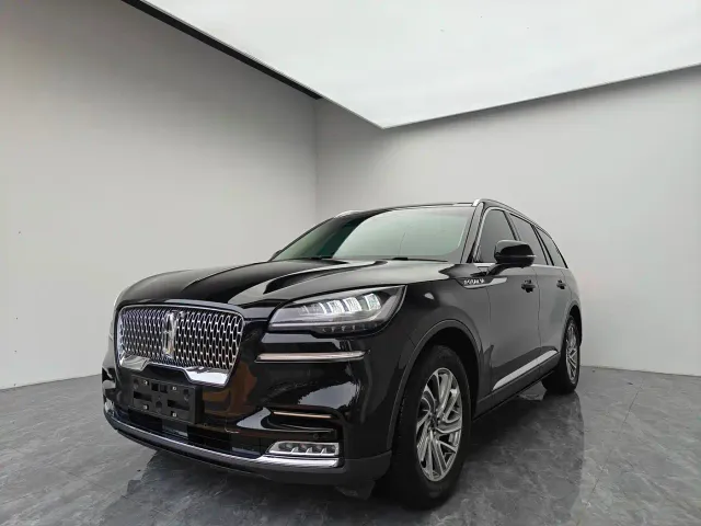 Фотография автомобиля — Lincoln Aviator
