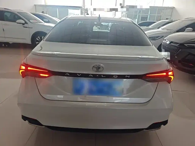 Toyota Avalon — Фото автомобиля 5