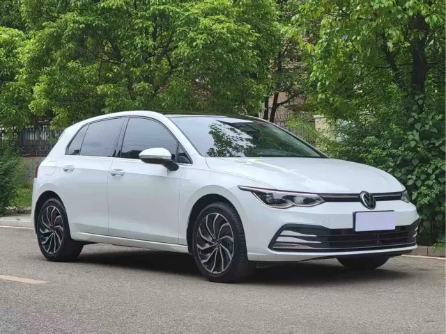 Volkswagen Golf — Фото автомобиля 3