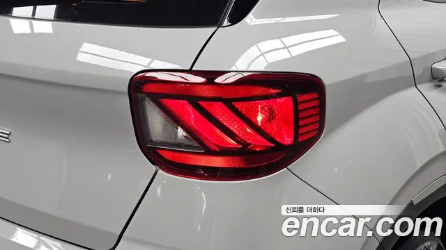 Hyundai Venue — Фото автомобиля 8
