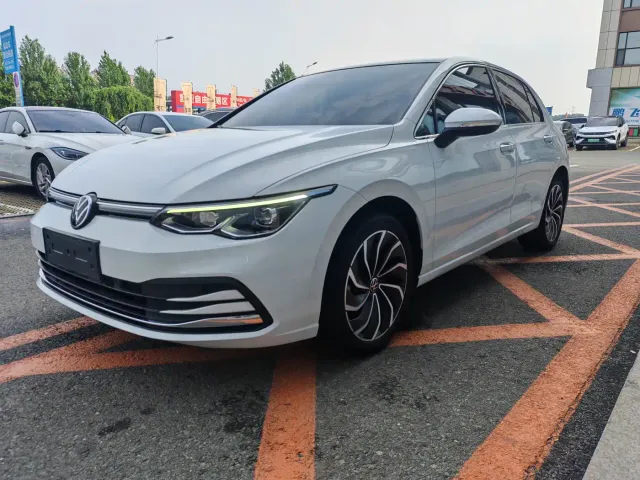 Фотография автомобиля — Volkswagen Golf