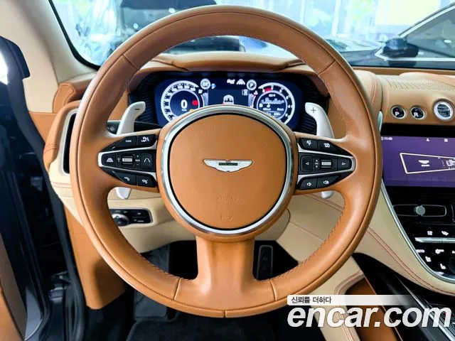 Aston Martin DBX — Фото автомобиля 11