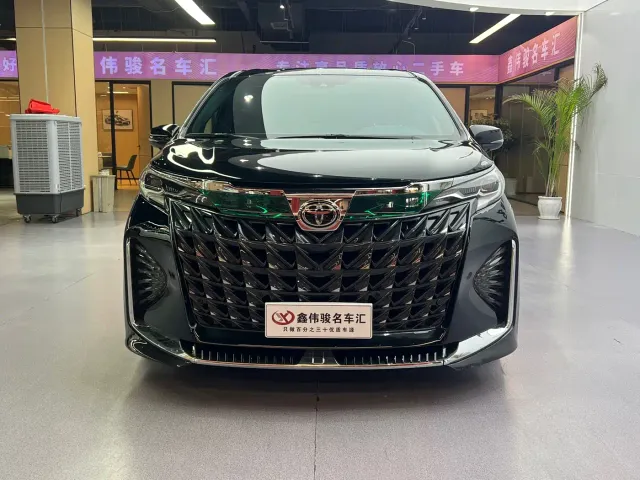 Toyota Sienna — Фото автомобиля 3