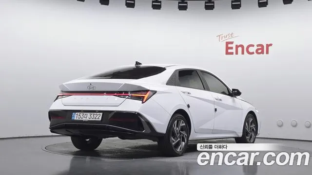 Hyundai Avante — Фото автомобиля 2