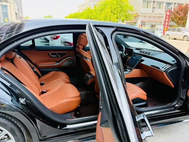 Mercedes-Benz S-Class — Фото автомобиля 30