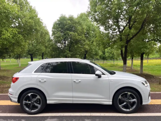 Audi Q3 — Фото автомобиля 3