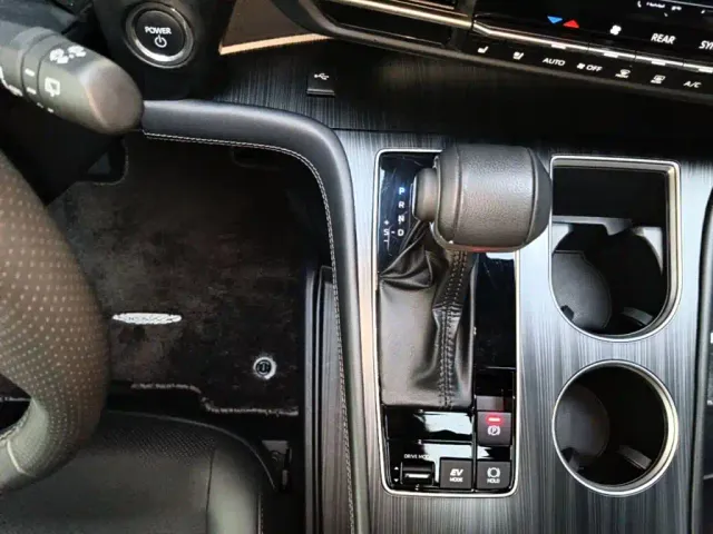 Toyota Sienna — Фото автомобиля 13