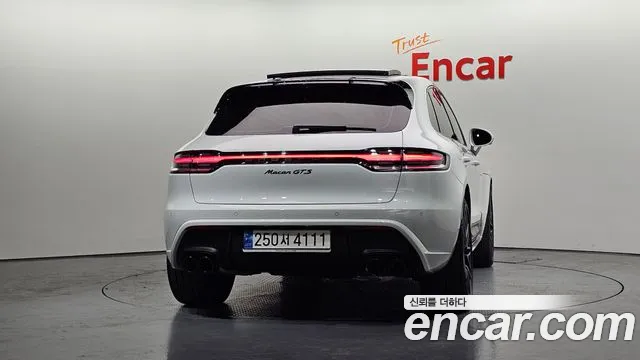 Porsche Macan — Фото автомобиля 4