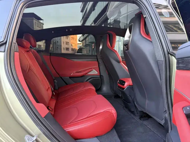 Xiaomi SU7 — Фото автомобиля 22