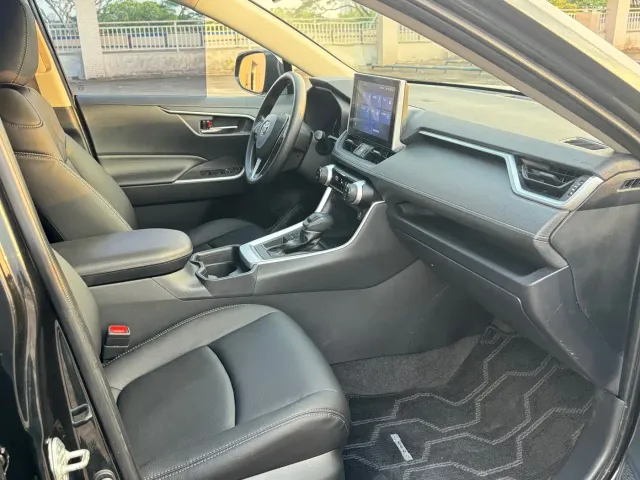 Toyota RAV4 — Фото автомобиля 12