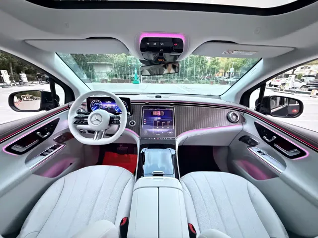 Mercedes-Benz EQE SUV — Фото автомобиля 16