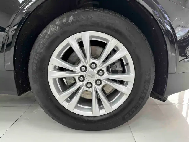 Cadillac XT5 — Фото автомобиля 16