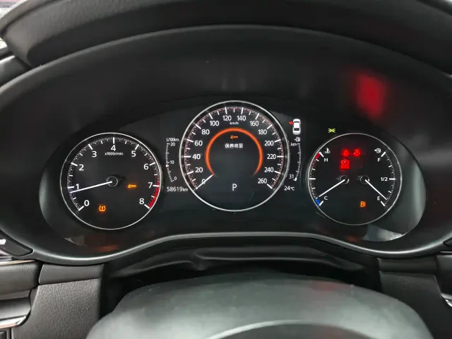 Mazda Axela — Фото автомобиля 10