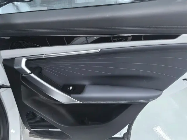 Geely Boyue L — Фото автомобиля 12