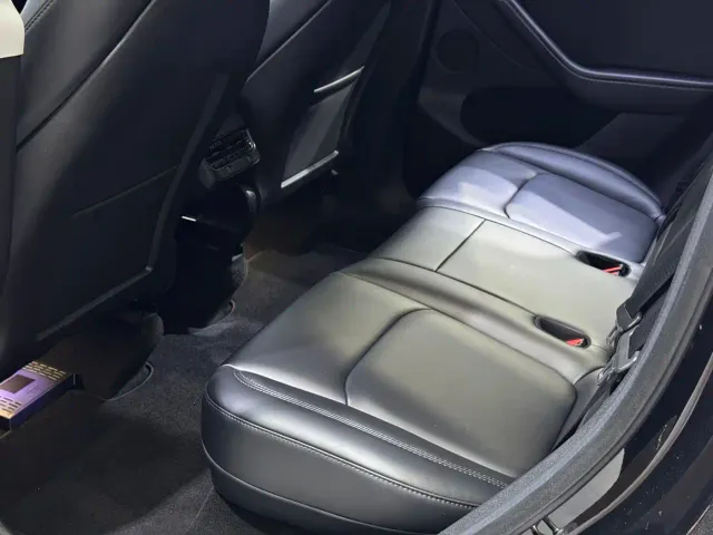 Tesla Model Y — Фото автомобиля 20